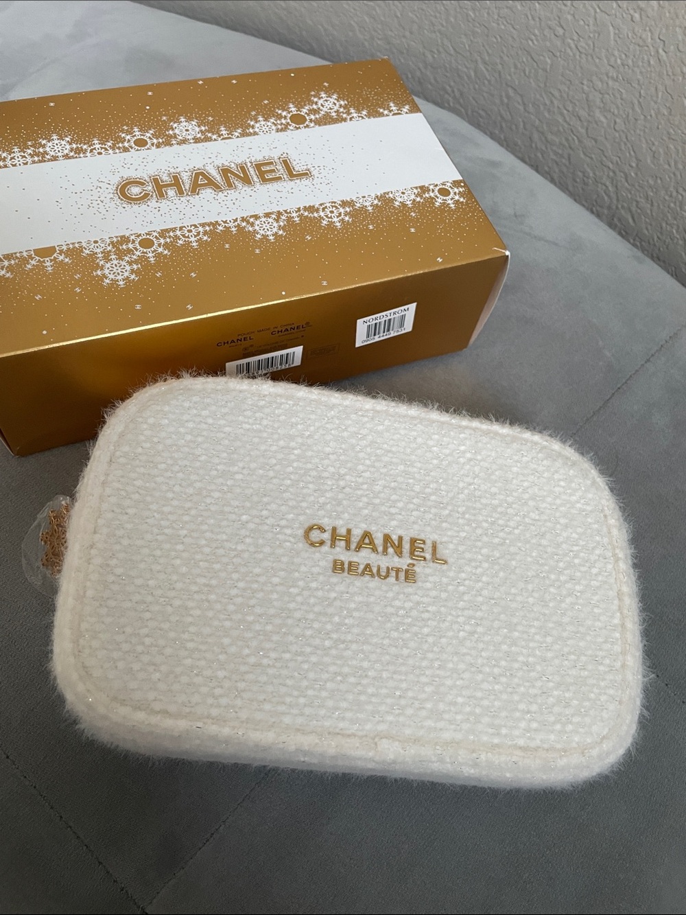 CHANEL White Tweed Beauté Pouch with Gold Logo